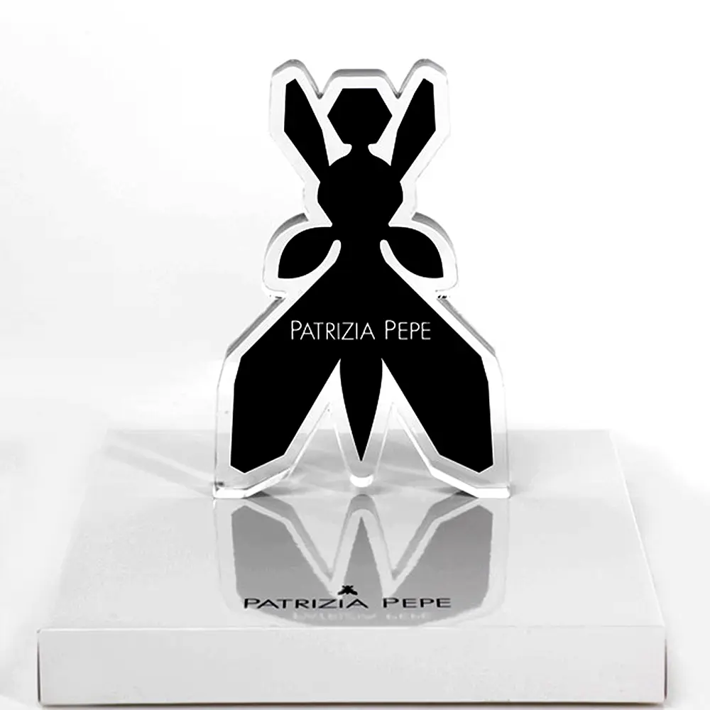 Targa in plexiglass sagomata - Seven Group