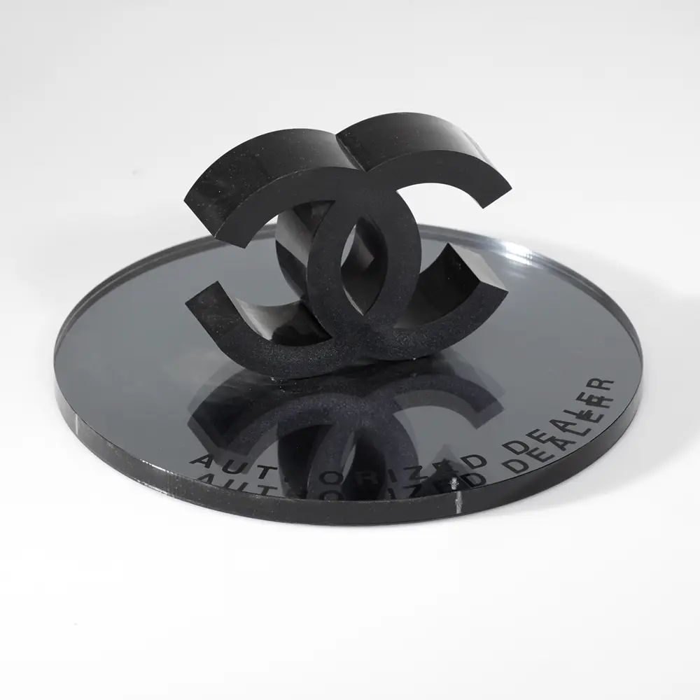 3D logo plates sa bench - Seven group