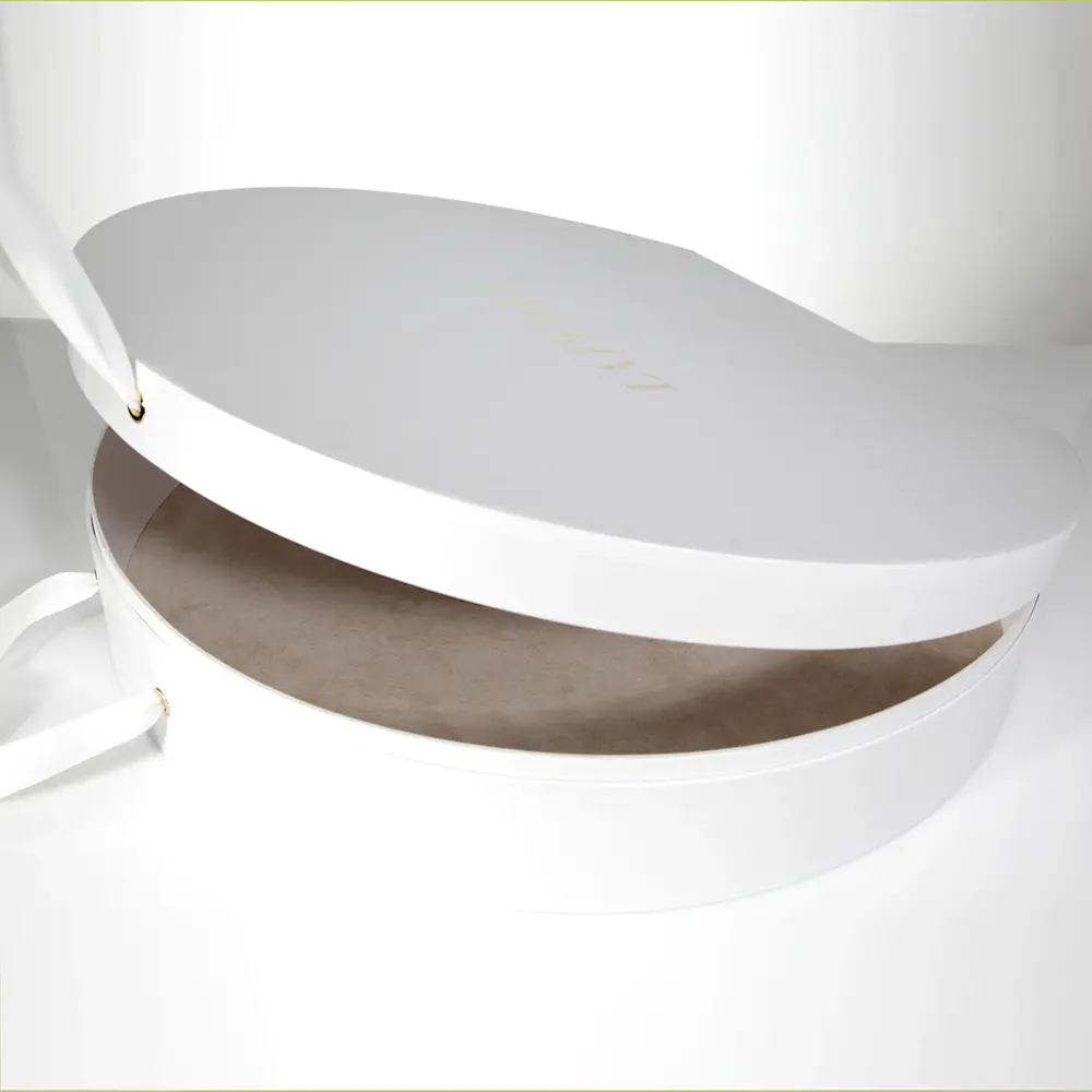 Cardboard hatbox with handle- Seven Group