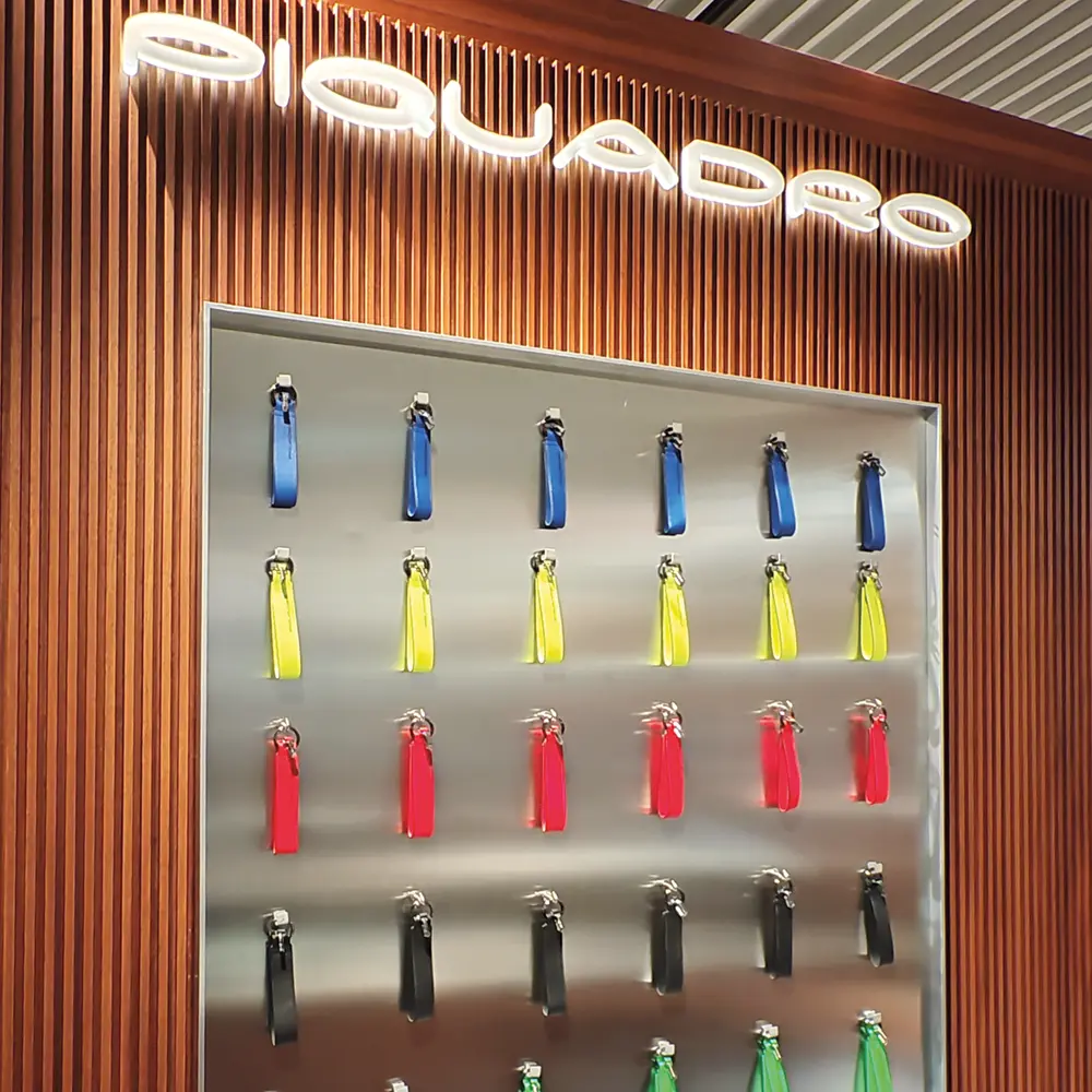 Piquadro store setup - Seven Group