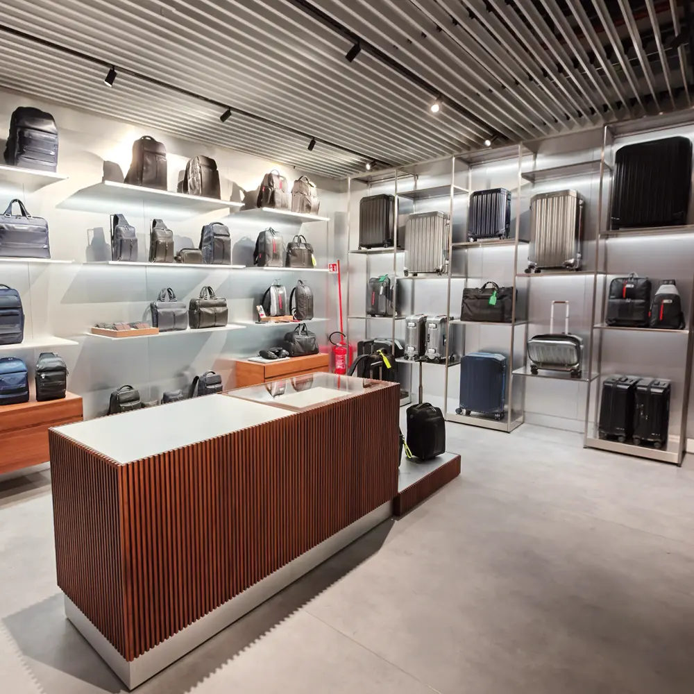 Store interior restyling - Seven Group