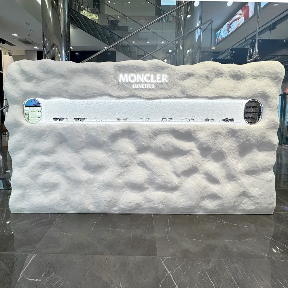 Snow effect polystyrene structure - Seven Group