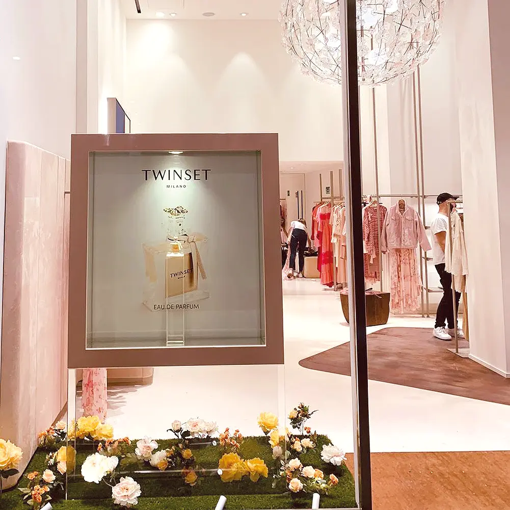 Showcase design - Seven Group